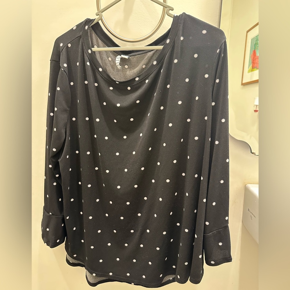 Elle XL black w/white polka blouse with flared wrists